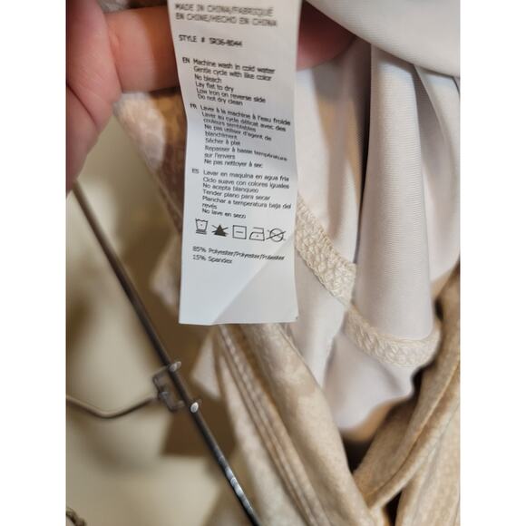 Sommer Ray Women's Crossover Waist Workout Shorts Reptile Print Beige Size Small - Picture 8 of 9